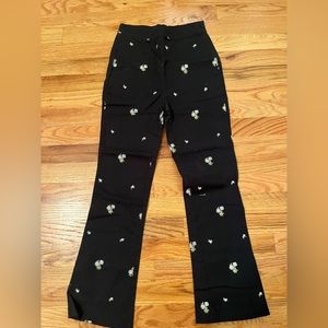 never worn Urban Outfitters pants size xs!